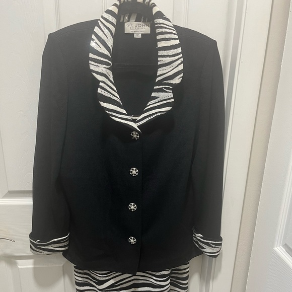 St john knit dress and jacket ( sorry- no off app communication) - Picture 1 of 7